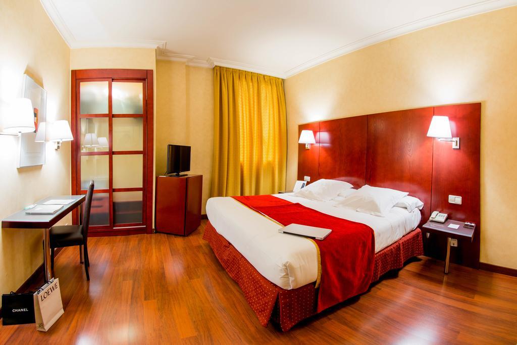 Hotel Arosa Madrid Exterior photo