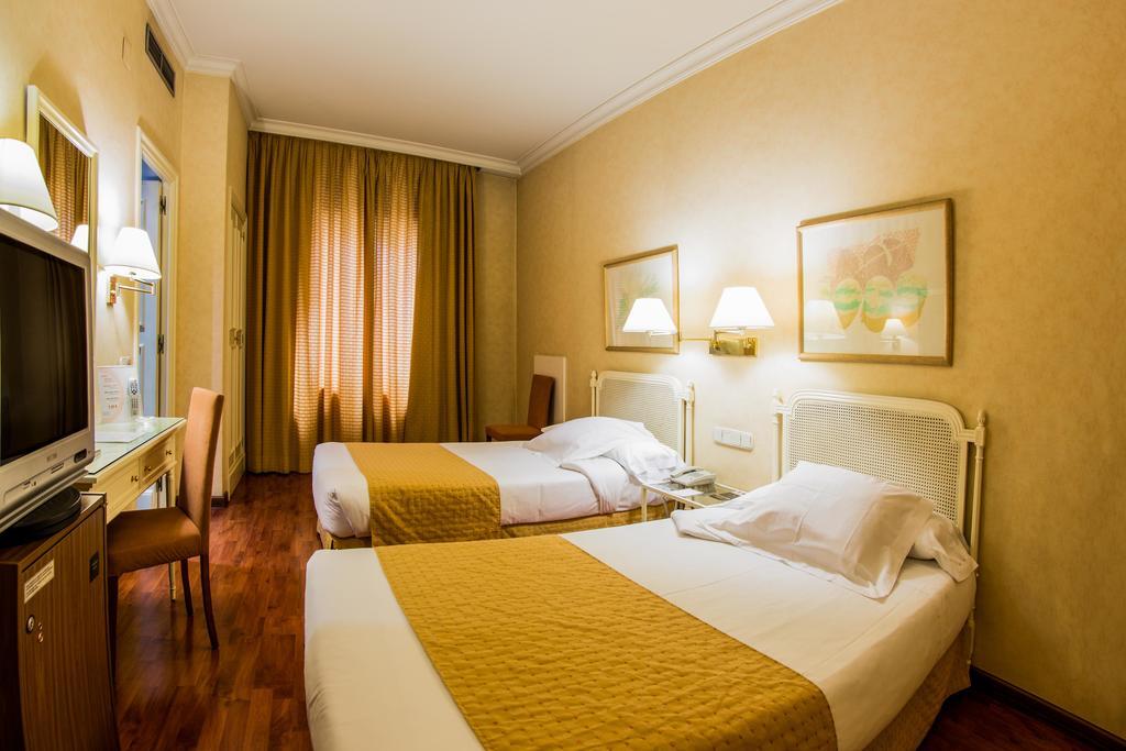 Hotel Arosa Madrid Exterior photo